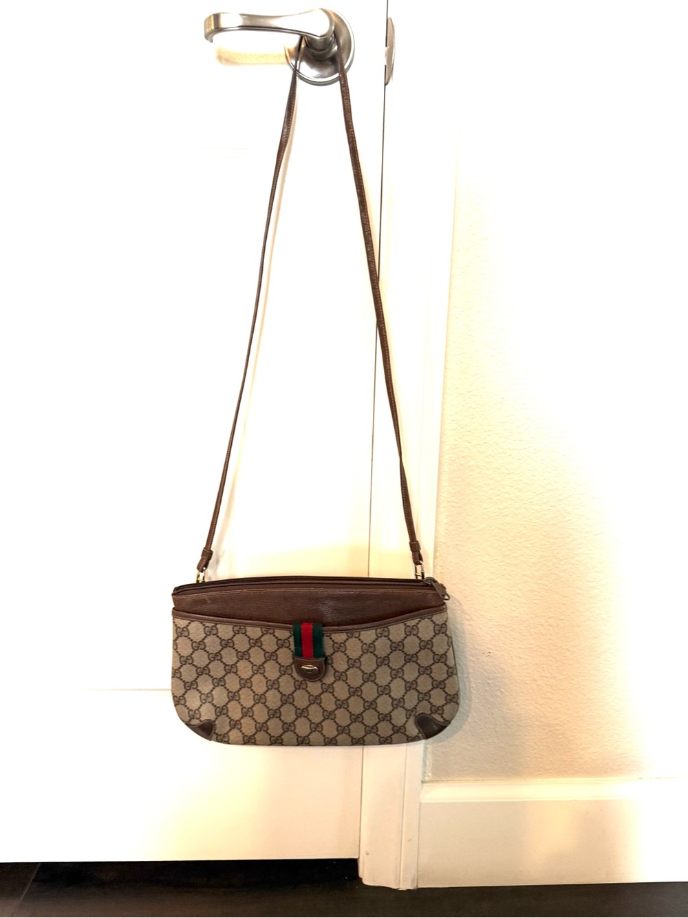 Gucci Beige Brown GG Canvas Crossbody with Red-Green Web Detail - Picture 14 of 15